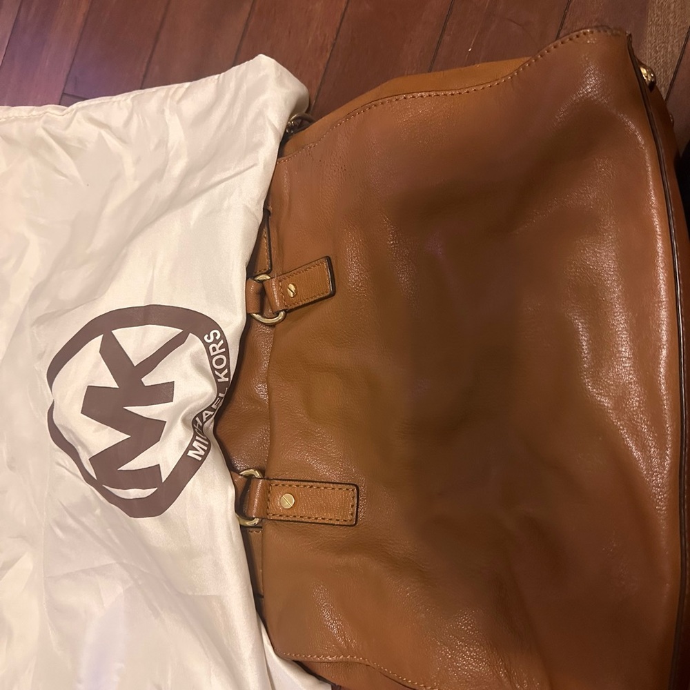 The Michael Kors Hamilton Large Leather Tote - Picture 4 of 8